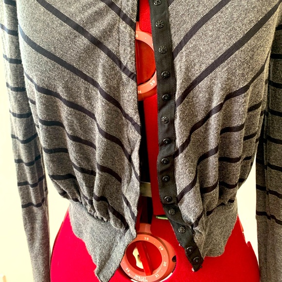 STRIPED SNAP FRONT CARDIGAN - Picture 4 of 9